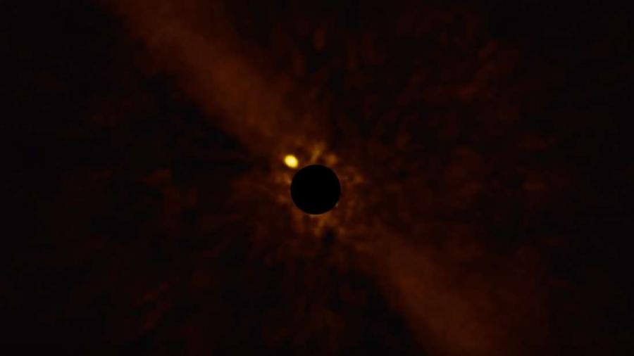 Тези невероятни снимки показват планета в орбитата на далечна звезда