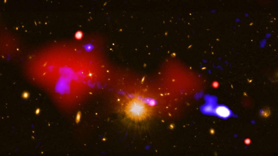 Свръхмасивна черна дупка е създала нови звезди?