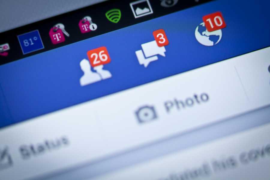 Facebook променя правилата заради руските тролове