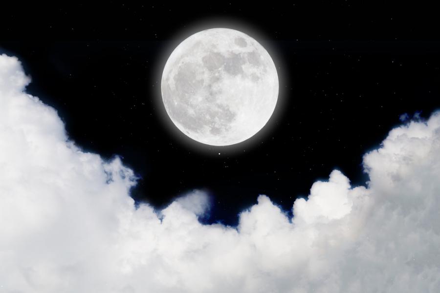 „Снежна луна“, лунно затъмнение и комета наблюдаваме тази нощ