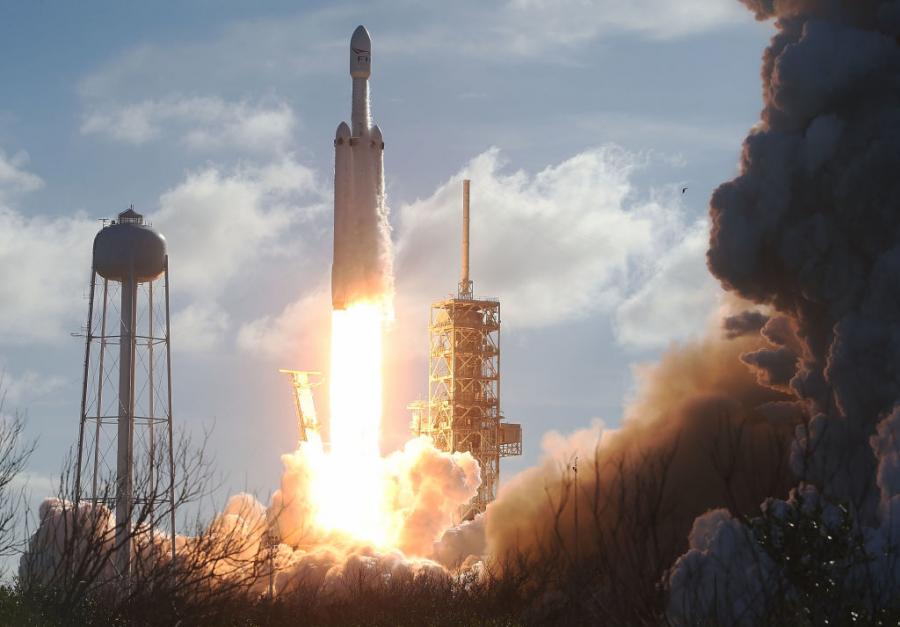 Space-X изстреля успешно най-мощната си космическа ракета 