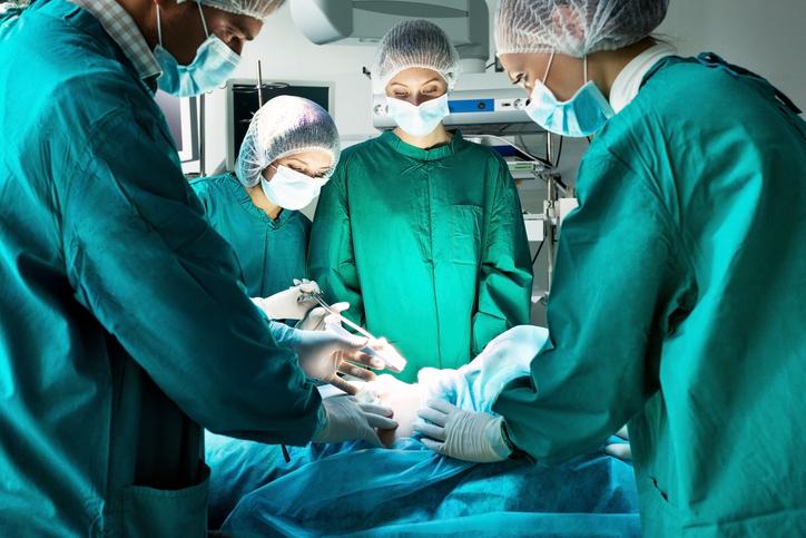 Ето защо хирурзите носят сини или зелени престилки