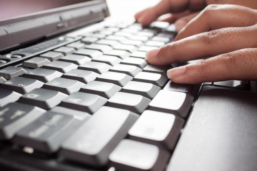 Колко често да почистваме клавиатурата си?