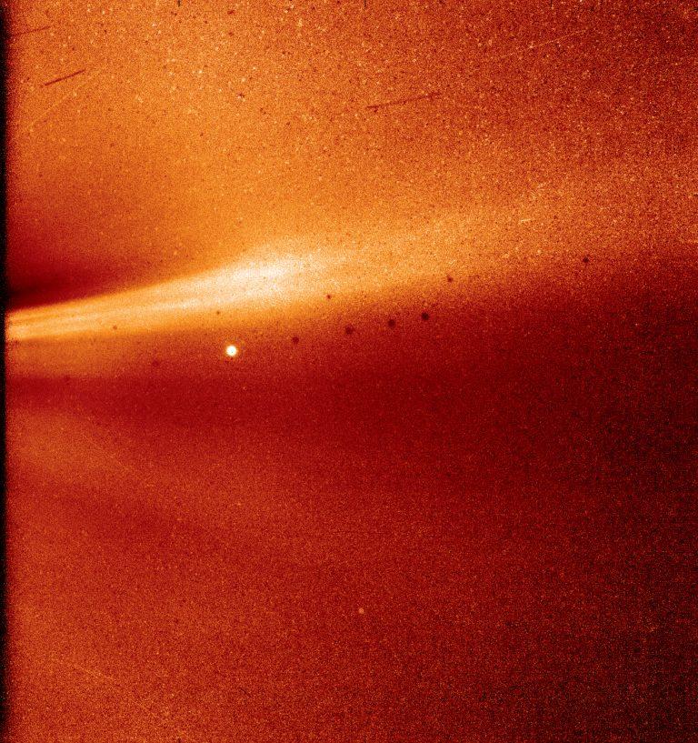 Това е първата снимка от вътрешността на слънчевата атмосфера