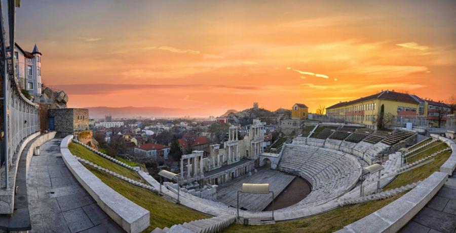 Започва проучването „80 момента, променили България“