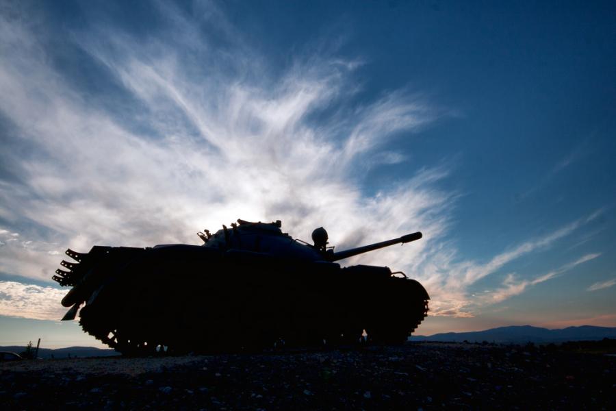 Видео: Активна танкова броня