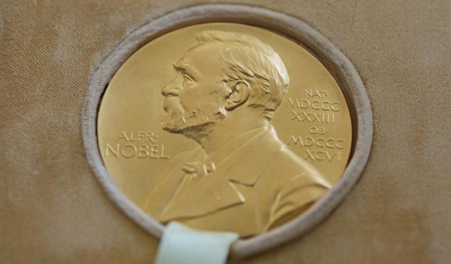 Трима учени получават Нобелова награда за новаторски изобретения в областта на лазерната физика