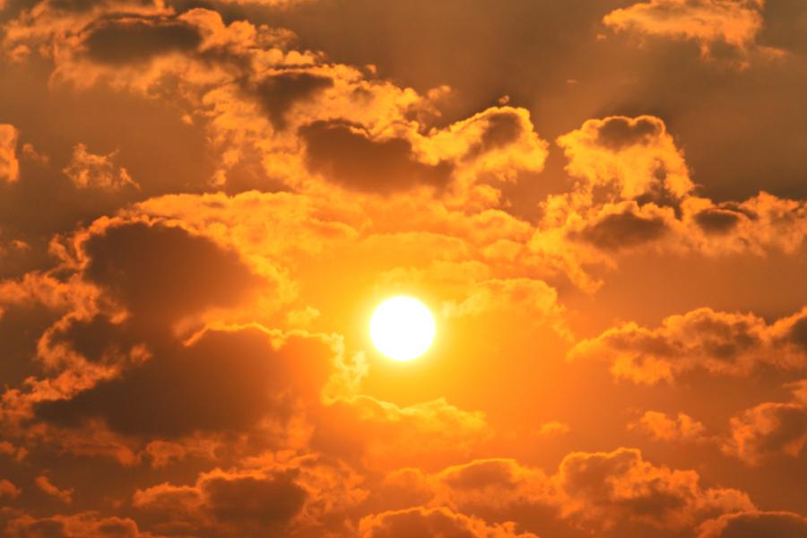  11 имена, които означават „светлина“ и „слънце“