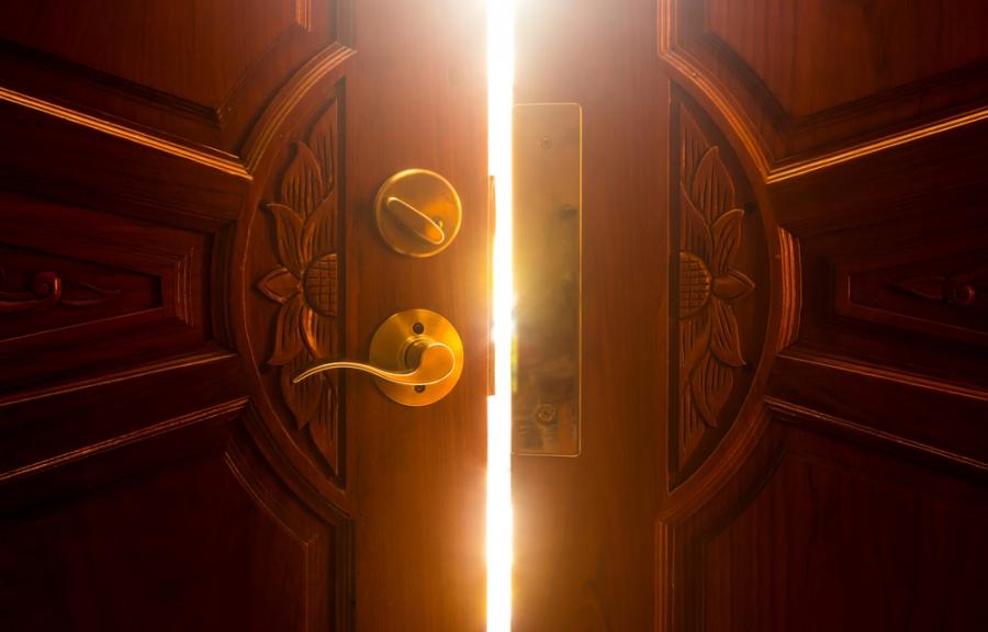 Загадка: Коя врата води към Рая?