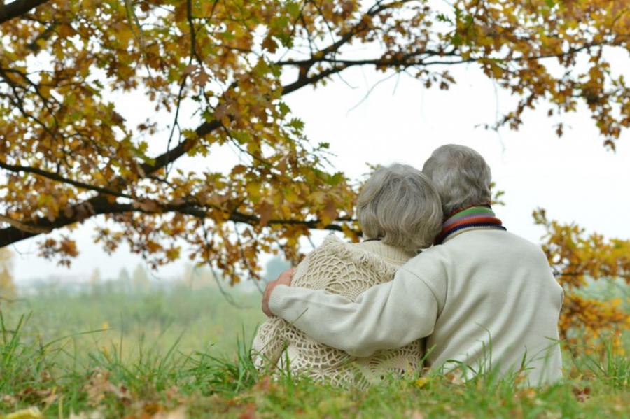 Хората, които не се женят, имат 42% по-голям риск от развиване на деменция
