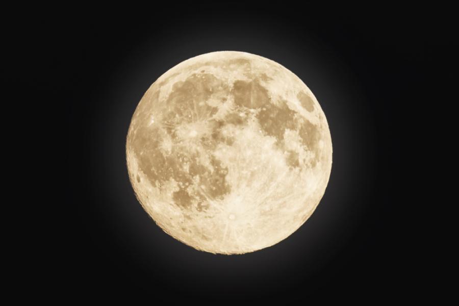 Тази нощ наблюдаваме най-ярката Луна от 1948 г. насам
