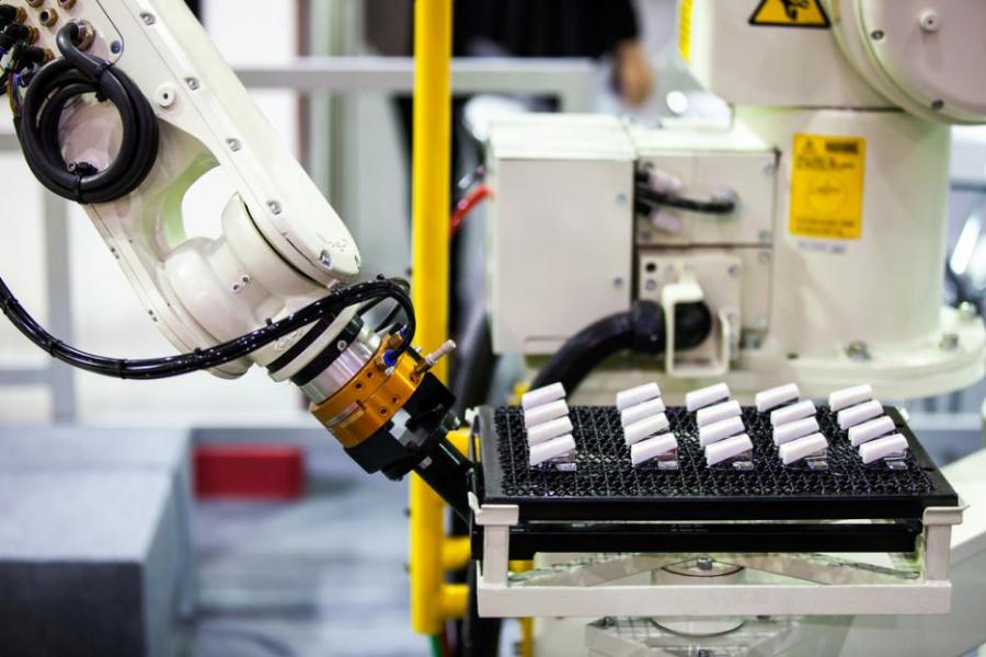 Въпреки роботизацията в бъдеще  86% от работодателите  няма да намаляват персонала