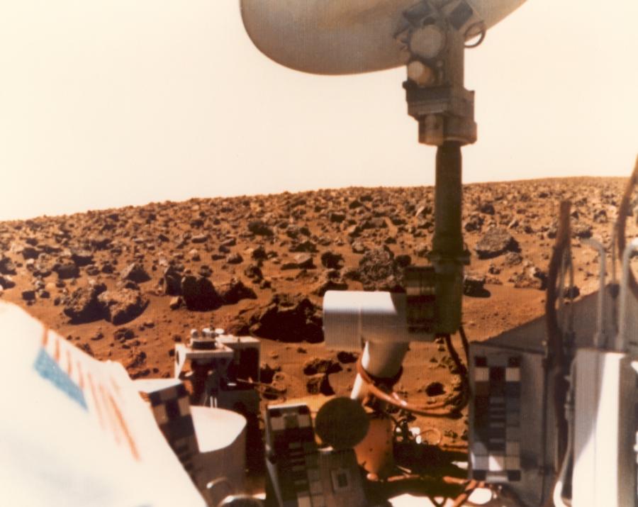 Учени смятат, че данните от експедицията на НАСА до Марс през 1976 трябва да бъдат преразгледани за следи от живот