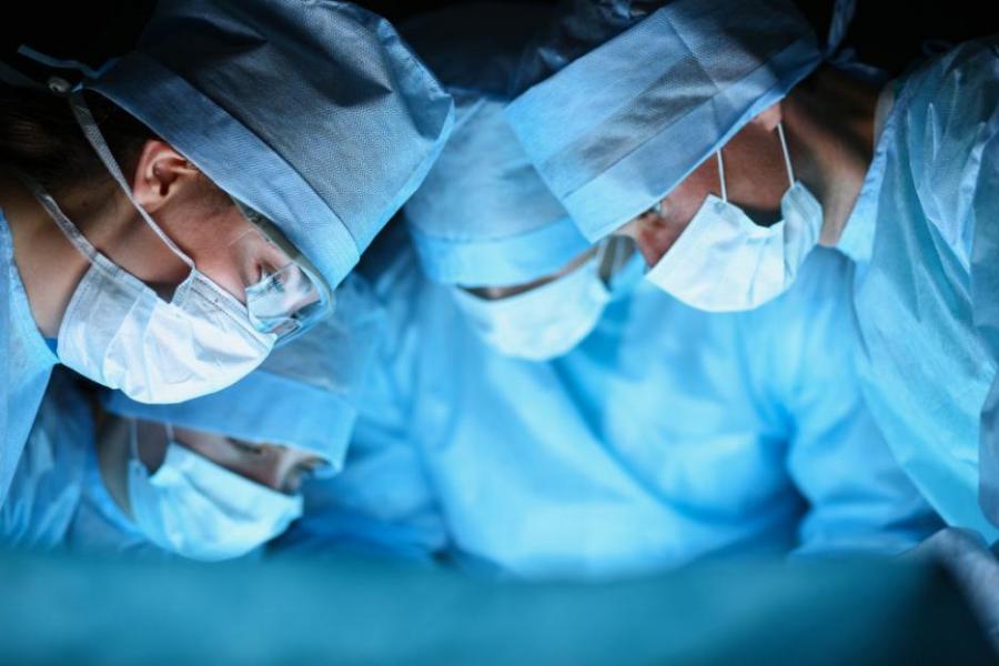 Жените хирурзи спасяват жени-пациентки