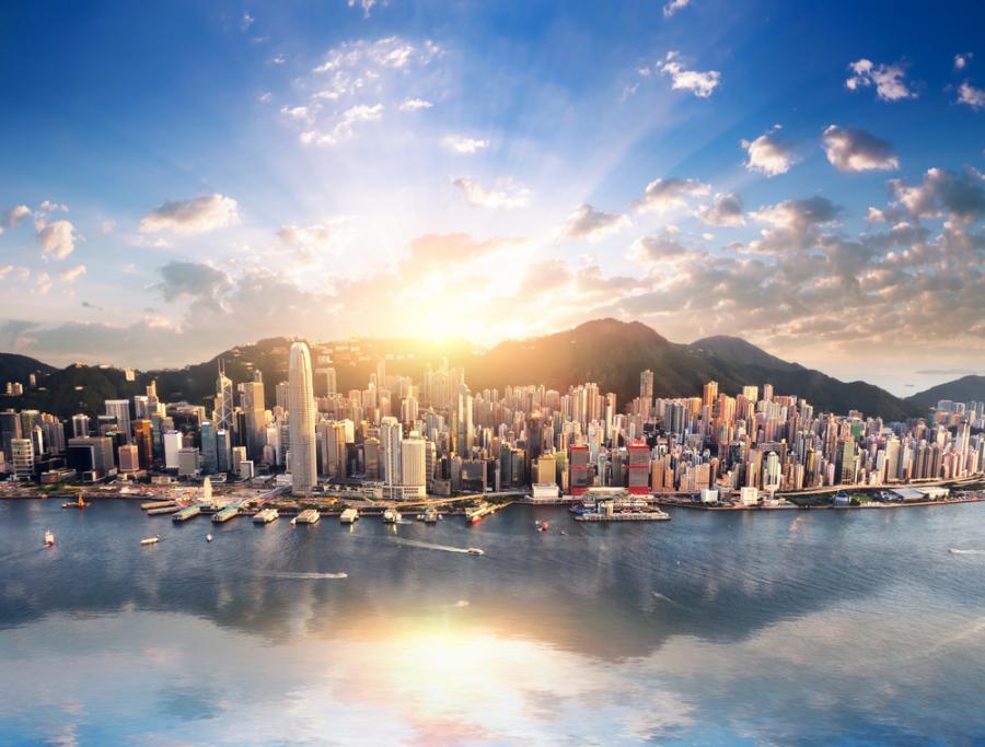 Един по-различен и сюрреалистичен Хонконг ви очаква в това видео