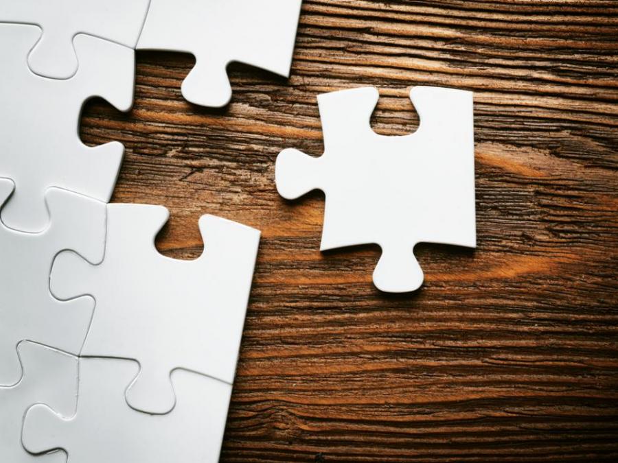 Логическа задача: Отсъстващите букви