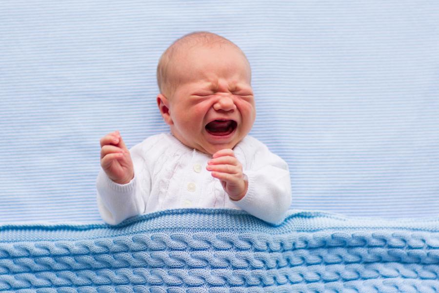Дрешка ви „казва“ защо бебето плаче