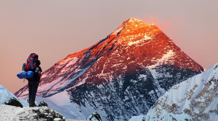 Шерпът Ками Рита изкачи Еверест за 24-и път
