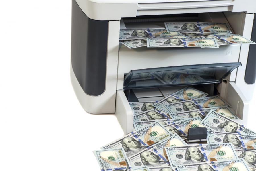 Фалшификатор връща принтер, забравя вътре отпечатаните пари