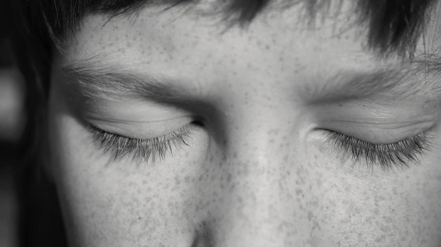 Притча: Защо хората имат две очи