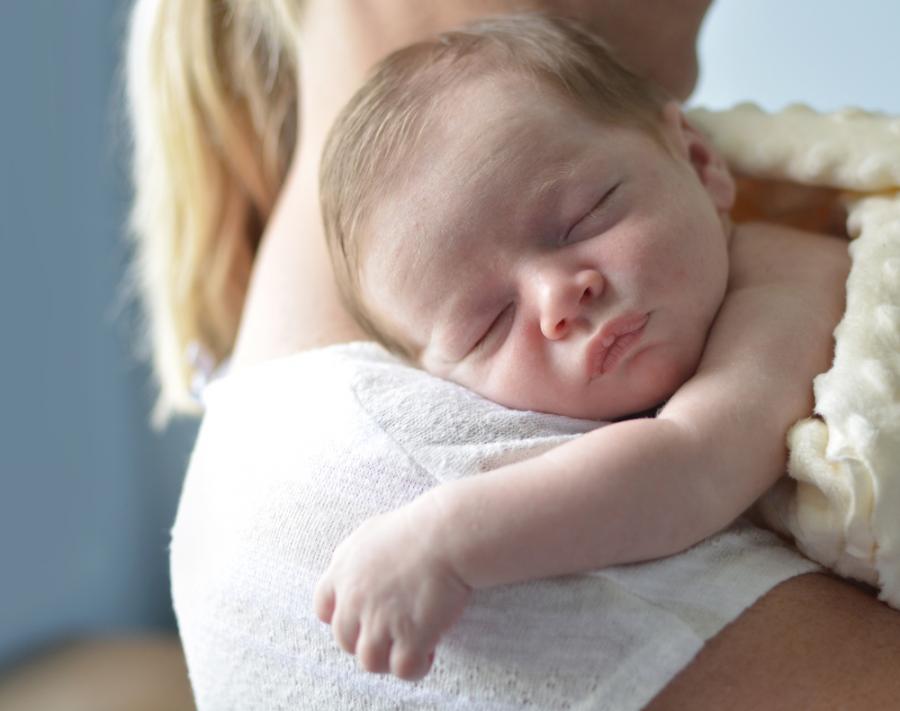 Бебетата хълцат по една изключително важна причина