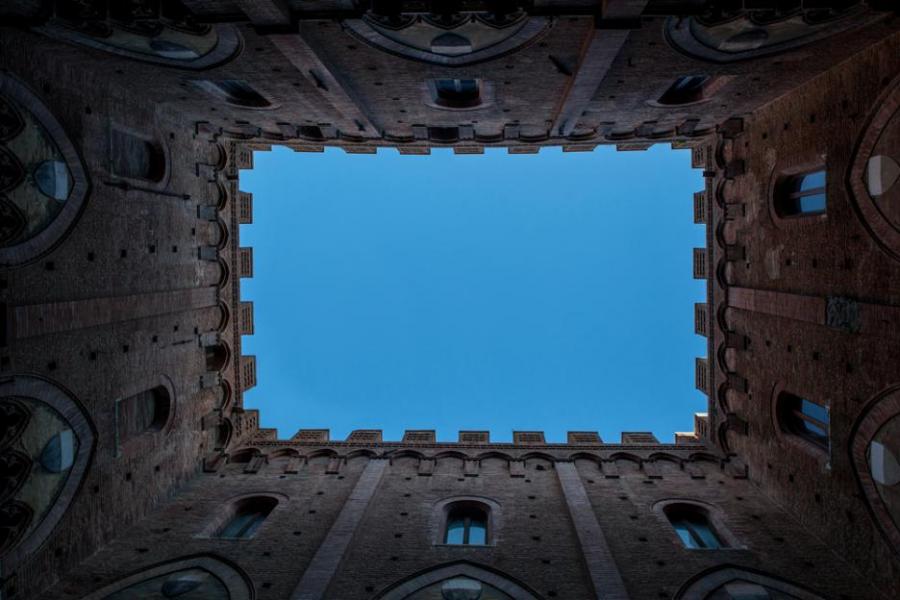  Видео: 25 призрачни замъка