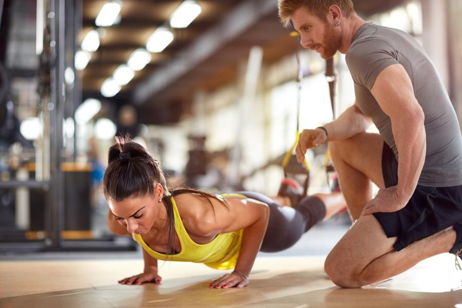 5 лесни упражнения със собствена тежест, които изгарят мазнини бързо