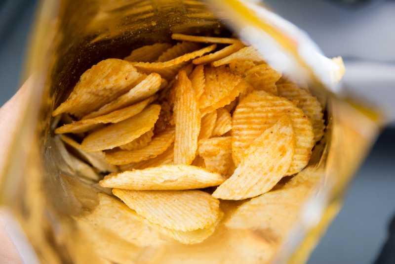 Само на чипс и пържени картофки - британски тийнейджър ослепя от любимата си храна