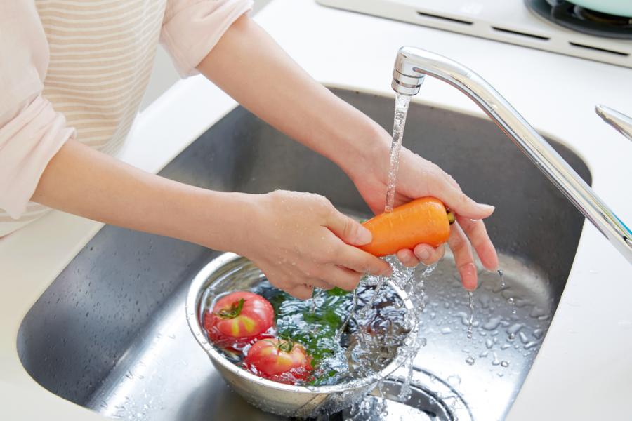 5 храни, които никога не трябва да миете преди готвене