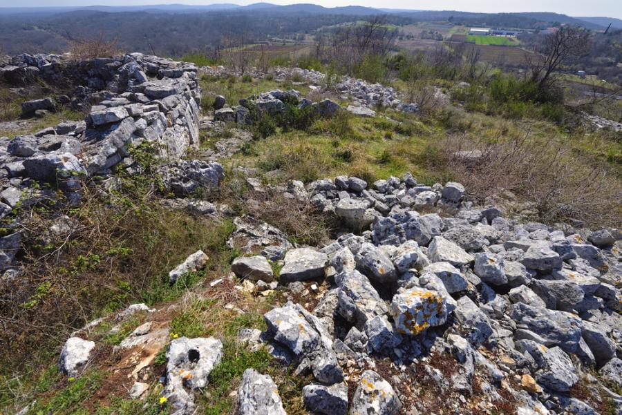  Румънски археолози откриха девет гробници от бронзовата епоха