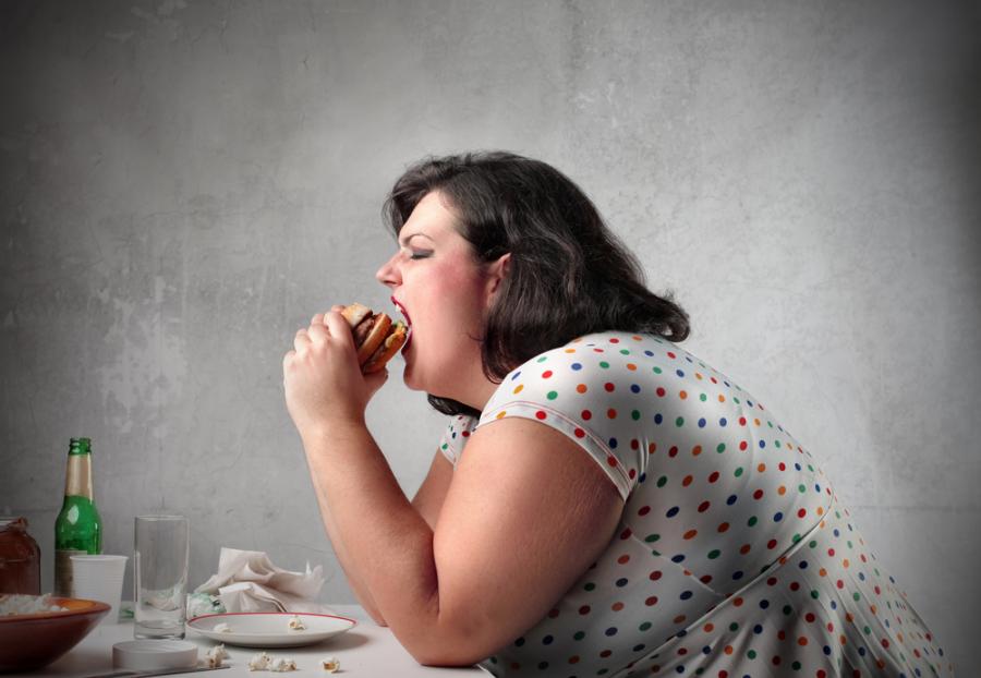Дали от нездравословни храни човек не само дебелее, но и оглупява?