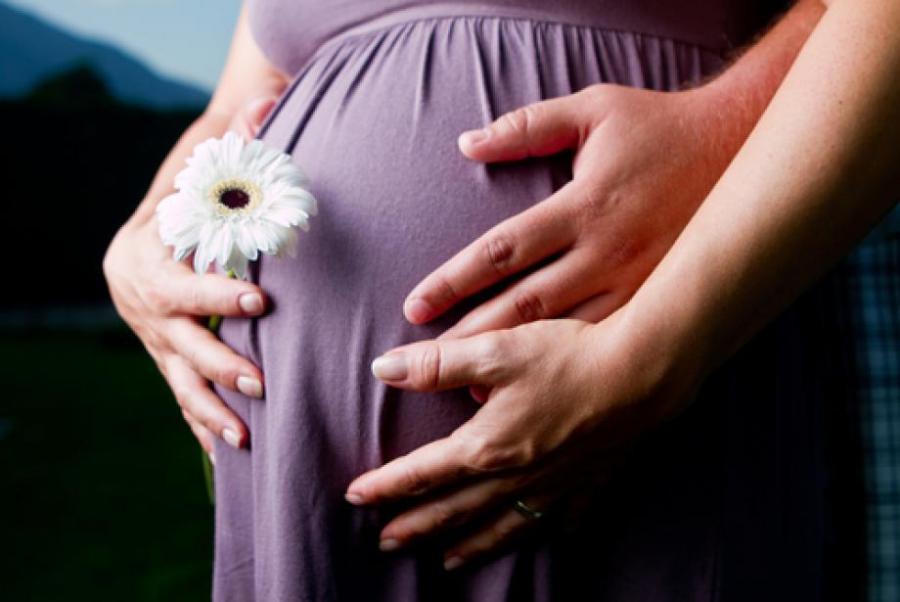 Жените с широк ханш раждат по-лесно? 13 псевдонаучни факта за бременността