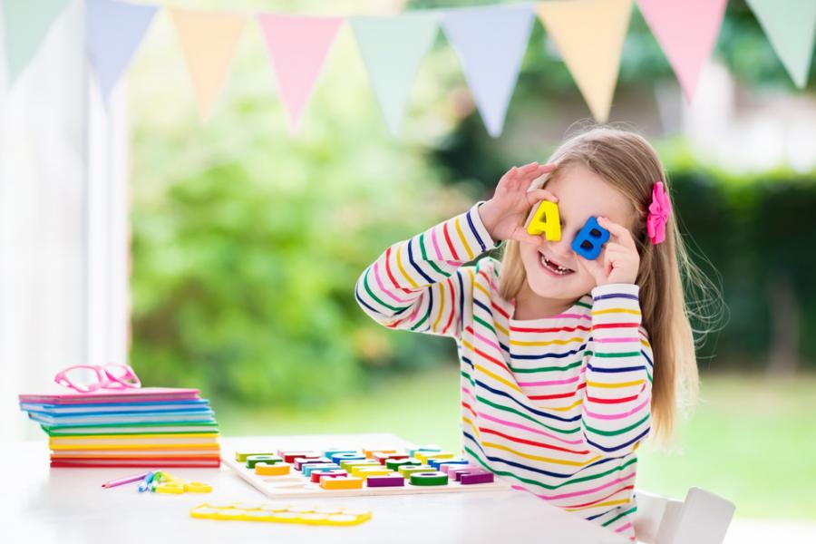 Знаете ли, че: Английската песничка за азбуката...