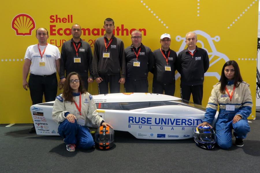 Български студенти представиха автомобила на бъдещето