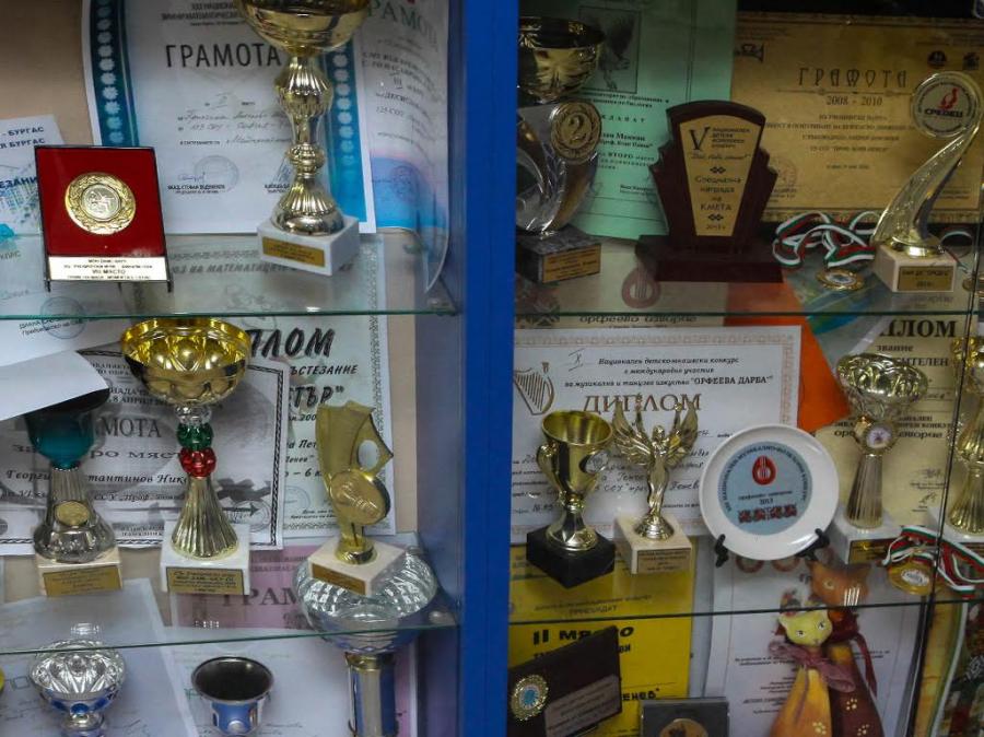 Български ученици се представиха блестящо на Световното отборно първенство по математика в Пекин