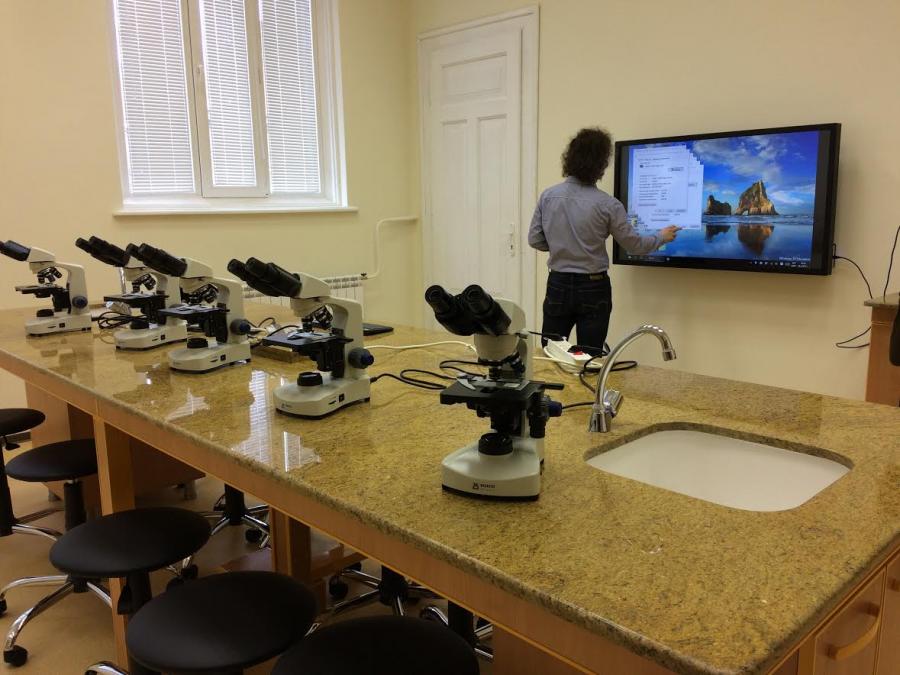 Тази година 23 училища в България ще открият новите си високотехнологични кабинети