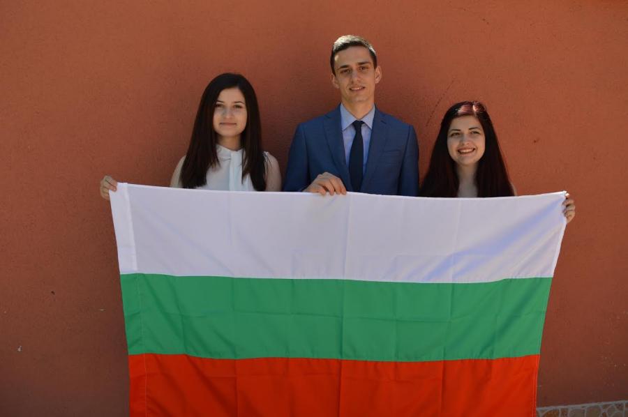 Трима ученици ще представят България на най-голямото състезание за млади учени в света