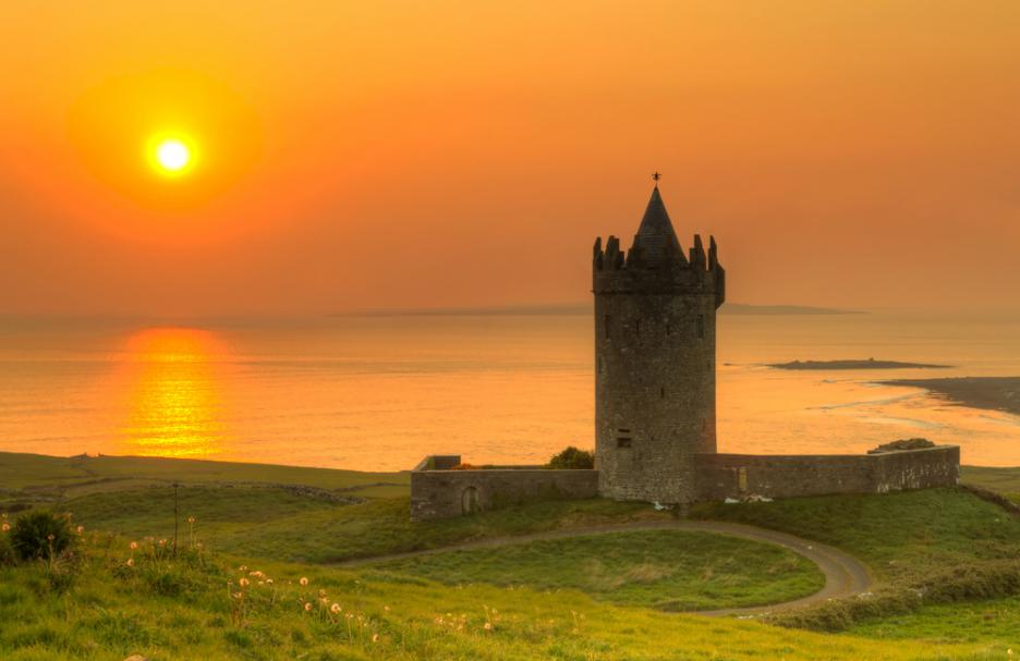 Замъкът Дунагор