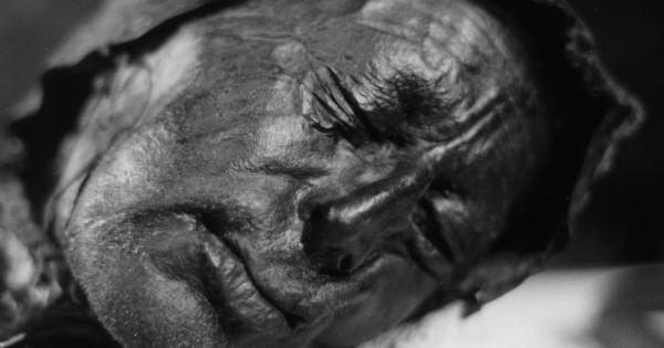 Толундският човек е едно от най известните блатни тела откривани някога
