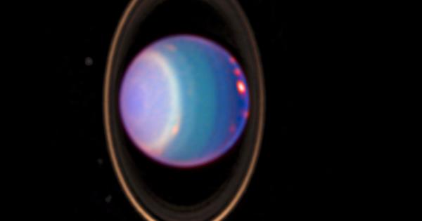Искате да наблюдавате Уран през бинокъл или по малък телескоп Можете