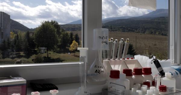 Тази водна история започва в Париж през април 2020 г