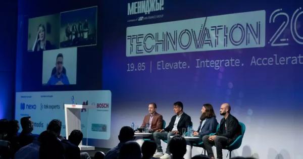 Блокчейн е разпределена база данни която се споделя по електронен