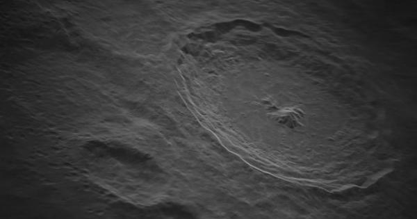 Нова телескопна система успя да заснеме Луната от Земята с