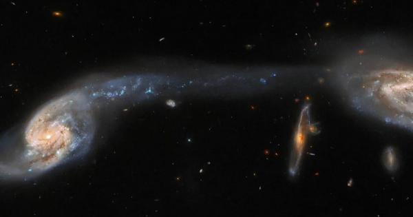 Космическият телескоп Хъбъл засне тази невероятна снимка на галактическата система