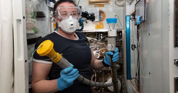 Според командир Крис Касиди най често срещаният въпрос който хората задават