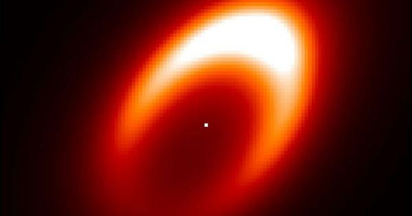 Астрономи се натъкнаха на странна вихрушка от камъчета прах и