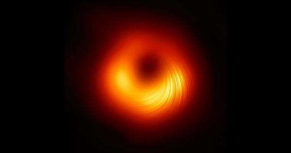 Първата невероятна снимка на сянката на черна дупка бе публикувана