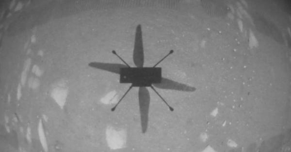 На 19 април Ingenuity 1 8 килограмовият роботизиран мини хеликоптер на