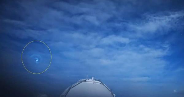 През изминалия уикенд телескопът Субару в Хавай засне странен летящ
