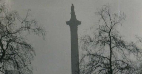 Наскоро реставрирани снимки показват изпълнената със сярна киселина смъртоносна лондонска мъгла